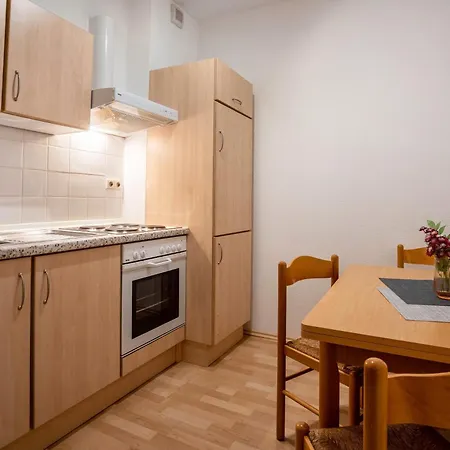 Herrenhaus Talevski Apartment Gross Plasten