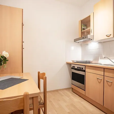 Herrenhaus Talevski Apartment Gross Plasten