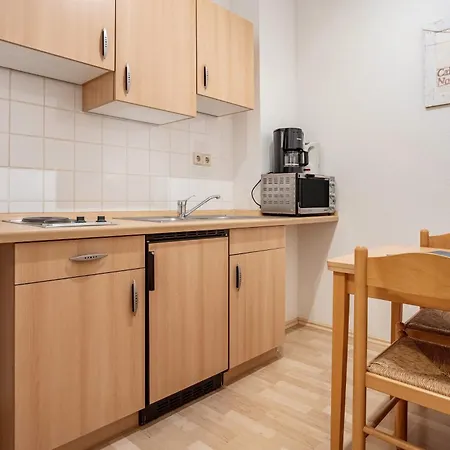 Herrenhaus Talevski 3* Groß Plasten