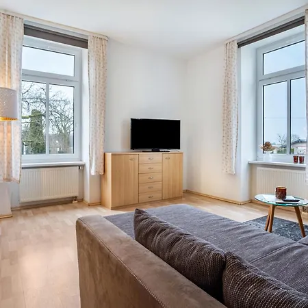 Herrenhaus Carolinenhof Aparthotel Groß Plasten