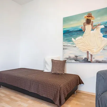 Herrenhaus Carolinenhof Aparthotel 3*