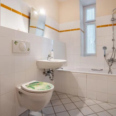 Herrenhaus Talevski 3* Groß Plasten