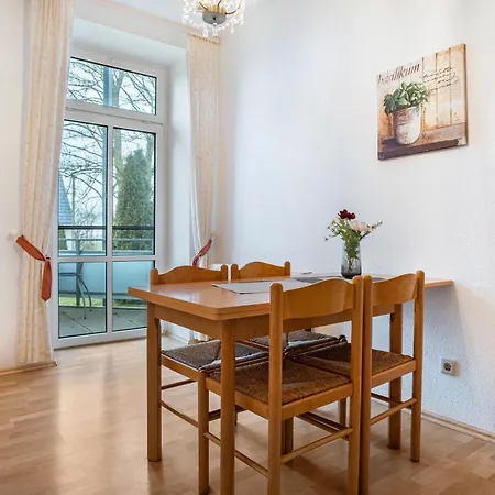 Herrenhaus Talevski 3*