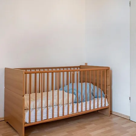 Herrenhaus Talevski Groß Plasten