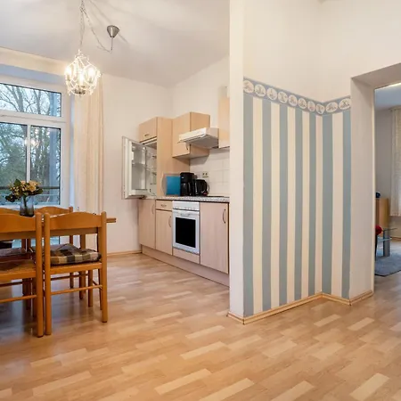 Herrenhaus Talevski Aparthotel Groß Plasten