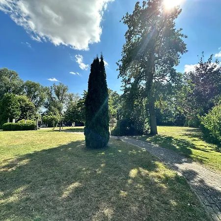Herrenhaus Carolinenhof Aparthotel Groß Plasten