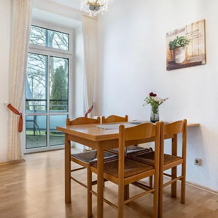 Herrenhaus Carolinenhof Aparthotel