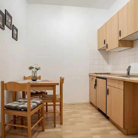Herrenhaus Carolinenhof Aparthotel Groß Plasten